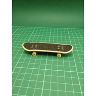 Miniature  skateboard suitable for ML and other 6-7 inch figure