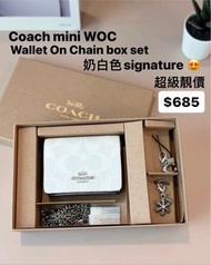✅香港現貨❤️ 奶白色cc logo 超靚卡包！先入數先得 Coach Mini Wallet On A Chain In Signature Canvas Chalk Glacier White /