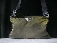 輝煌年代 OLD ERA _早期二手老包義大利製PRADA肩背包(瑕疵
