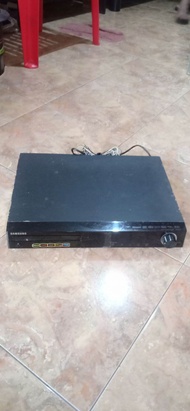 DVD VCD CD PLAYER SAMSUNG HOME CINEMA SYSTEM HT-TZ315 NORMAL READY