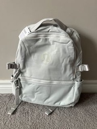 全新 Lululemon City Adventurer 背包