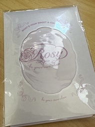 Rosy 趙露思 Chuu小卡
