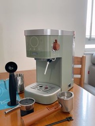 Coffees,coffee machine,espresso machine,意式咖啡機，半自動咖啡機，咖啡機連蒸汽嘴，coffee machine