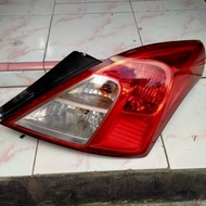 stoplamp lampu belakang nissan almera