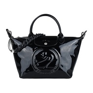 【LONGCHAMP】 LE PLIAGE CUIR壓印奔馬LOGO漆面小牛皮短把拉鍊手提斜背水餃包(小/黑)#新春精品