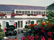 農舍酒店 (The Farmhouse Hotel and Restaurant)