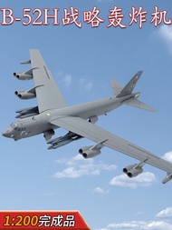 1: 200 American B-52H Remote Strategic Bomber B52 Airplane Model Alloy Simulation Finished Decoratio