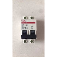Circuit Breaker DZ47-63A Voltage Regulator Circuit Breaker