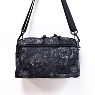 旺角尖沙咀門市 : Gregory Padded Shoulder Pouch 長方形黑花斜揹袋 單肩包 M size Black Tapestry