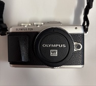 輕便文青復古相機      Olympus PEN Lite E-PL7 銀色連14-42mm 變焦鏡頭