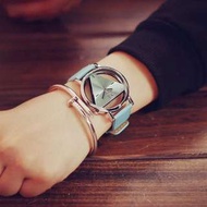 創意潮牌🇰🇷韓版 EXO同款 、原宿風格 雙面鏤空鏡面 三角形面板 時尚 簡約 休閒石英錶/女錶/男錶/中性錶/學生錶（類似GUESS錶款） Creative Tide brand 🇰🇷 Korean EXO, Harajuku style two-sided mirror triangle hollow panel stylish simplicity casual quartz watch    (similar GUESS watch)