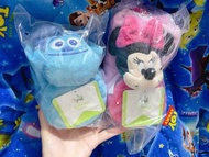 原價$30美金USD💰迪士尼嬰兒系列怪獸大學毛毛安撫巾怪獸公司毛毛安撫巾米妮安撫巾嬰兒安撫巾嬰兒口水巾抹手巾擦手巾加手搖搖鈴兒童嬰兒小孩bb週歲周歲滿日百日宴生日禮物尿片蛋糕（2件套）☝️連原包裝袋 