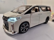 特大豐田Alphard 合金模型車 連USB燈光駐車場