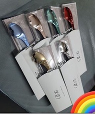 新版香港現貨👑附送梳子清潔抹布👜 香檳金/銀/藍/綠/紅色✨️日本 ReFa黎珐 Heart Comb Aira 防靜電 愛心梳摺叠梳 扁梳小顏瀏海專用