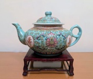 旧藏～早期景德鎮製 .仿古刻花粉彩萬壽無疆大茶壺