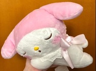 全新My Melody 蝴蝶結趴趴姿勢睡覺公仔