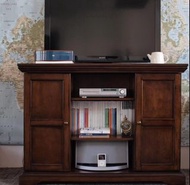 TAZU推介:一款非常實用,强勁收納功能的創意全實木多功能收納櫃,餐邊櫃,視聽櫃.設計師創意設計,巧妙的將櫃門都設計成可以放置物品的收納架,增加了實用性.收納空間.胡桃木色的櫃身,高貴復古. 係一款美