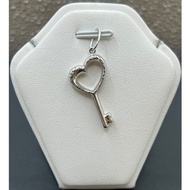 [18K Gold] Authentic 18K White Gold Heart Key Pendant (750 White Gold)