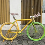 SEPEDA FIXIE UNITED SOLOIST 71 KLASIK FULL BIKE ALLOY 53 DATAR 700 NOS