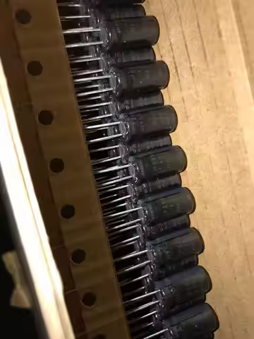 10PCS Japan NIPPON Electrolytic Capacitor 16V680UF 8X15 KZH Long Life 680UF16V