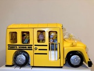 Snoopy School Bus 收納空間擺設