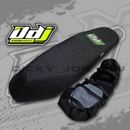 Cover Jok Motor 𝗔𝗺𝗽𝗹𝗮𝘀 𝗞𝗮𝘀𝗮𝗿 (Pakai Karet) Variasi Logo Mika Motor Vario Beatdll.