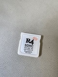 3ds r4 R4 連64gb SD card（只可以用黎玩 NDS games NDS，3ds通用 ）