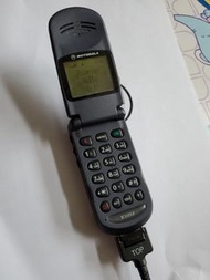 Motorola V3688x經典手機(有少少瑕疵，請看內容)，可用於GSM900M/1800M系統（如香港）送送送