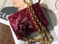 好價Chanel vintage mini 酒紅緞面山茶花雕花金鍊鏈條包