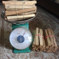 kayu api camping 1kg saiz 6inci @ bbq,smokes,dapur kayu dsb.