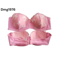 H Dmg1976 branded bra foam underwire bra Rijeck stain size 32B