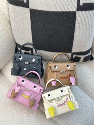 門市現貨Hermes kelly doll 奶茶 kelly doll 奶油白 kelly doll H0 煤球 W  kellydoll x9