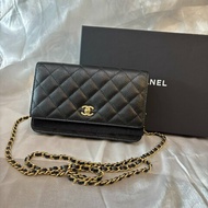 CHANEL 黑金書包釦WOC鏈包(芯片款)