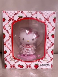 Hello Kitty 生日限定草莓公仔