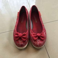 Hello Kitty 紅色蝴蝶 娃娃鞋（任選兩件低價打七折）