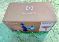 Electrolux 伊萊克斯 極淨呵護300摺疊手持式蒸氣掛燙機(輕柔粉) E5GS1-11WP 粉紅色粉色熨燙機熨斗