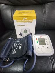 100% New Jziki 手臂式血壓計 電子血壓計