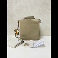 Hermes picotin 22 菜篮子
風衣灰金扣