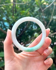 SOLD 天然翡翠 緬甸 A玉 玉鐲 • 白底青圓鐲
