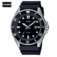 Velashop นาฬิกาข้อมือผู้ชายคาสิโอ Casio Duro Mens diving Watch 200 M. สายเรซิ่นสีดำ หน้าปัดสีดำ ขอบส
