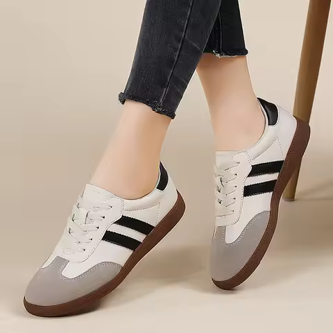 2024 Flat Luxury Shoes Women Autumn New Classic Ladies Sneakers Women Leather Retro Low Cut Lace -up