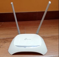 TP LINK Router - TL-WR840N