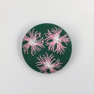 撫子の花柄刺繍ブローチ