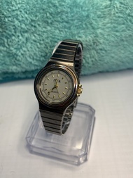 Đồng hồ nữ hiệu MCA Quartz size 26 luôn núm