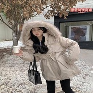 大尺碼加厚高級感毛領連帽鋪棉外套女2023新款冬季韓版設計感中長版棉服