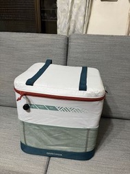 迪卡儂 35L 露營彈性保冷箱