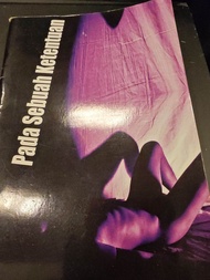 Buku puisi PADA SEBUAH KETENTUAN