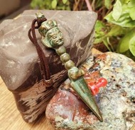 老珍藏西藏能量石天鐵隕石精雕普巴金剛杵吊飾擺飾~質地沉手質感好~驅邪避煞~祥和保平安~老物件