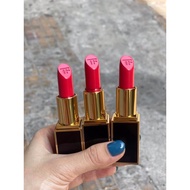 Tom Ford Lipstick Color 09 True Coral lipstick