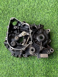 แคร้งซ้ายmsx แคร้งกลางฝั่งซ้ายmsx แท้มือสอง สภาพสวย พร้อมใช้งาน มีรับประกันหลังการขาย